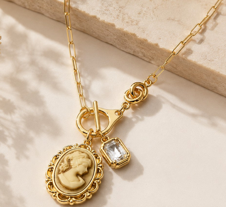 Vintage Cameo Charm Toggle Paperclip Chain Necklace Gold Dipped Natural Stone Pendant
