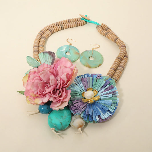 Boho Bold Floral Accent Statement Necklace – Artistic Flower Medallion Layered Bohemian Fashion Necklace for Women