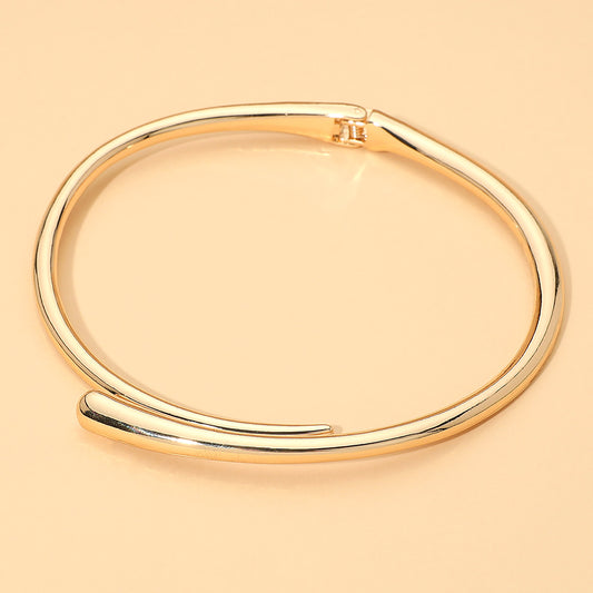 Minimalist Hinged Metal Choker Necklace – Sleek Modern Open Collar Statement Choker for Women