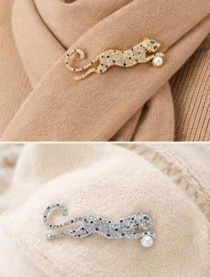 Crystal Leopard Brooch Pin for Women Rhinestone Animal Lapel Pin Faux Pearl Jacket Scarf Hat Accessory