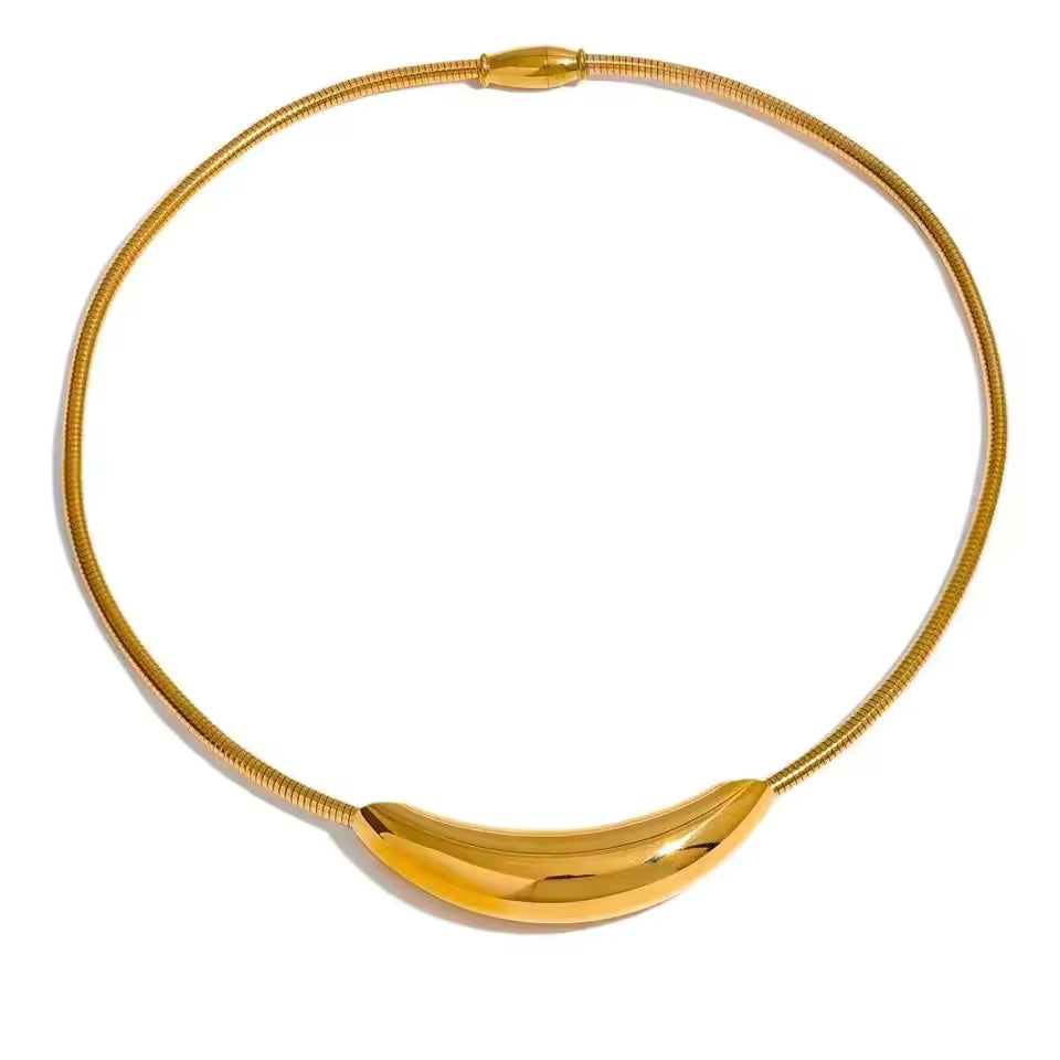 Minimalist Gold Tone Curved Pendant Necklace 18K Gold Plated Stainless Steel Unisex Modern Jewelry