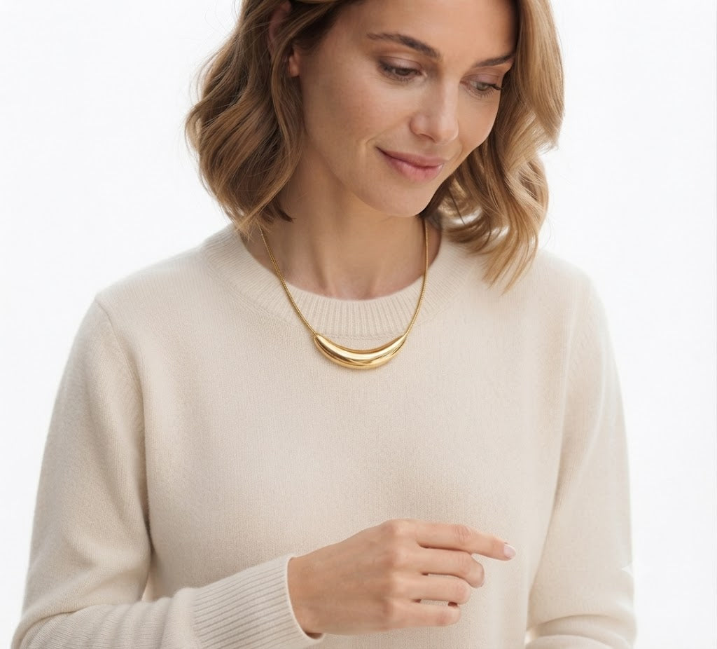 Minimalist Gold Tone Curved Pendant Necklace 18K Gold Plated Stainless Steel Unisex Modern Jewelry