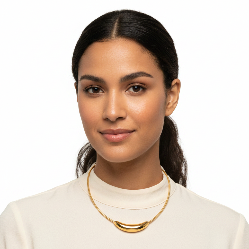 Hispanic woman, front view