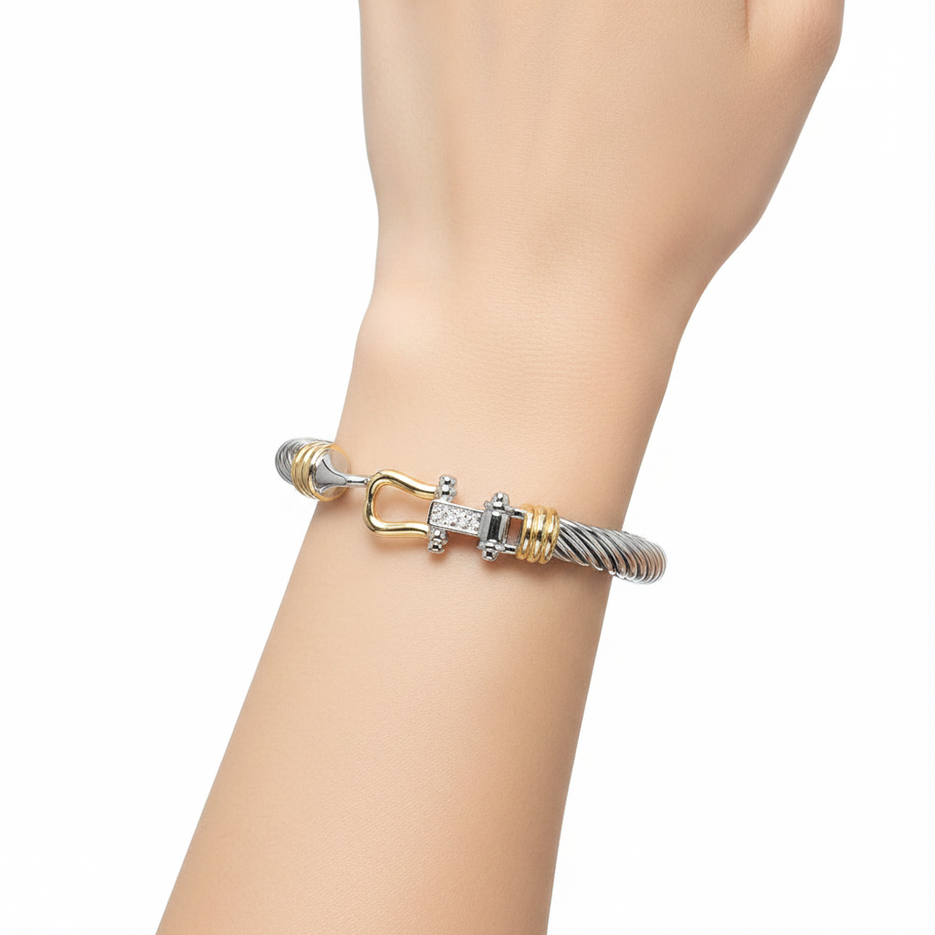 Side clasp detail