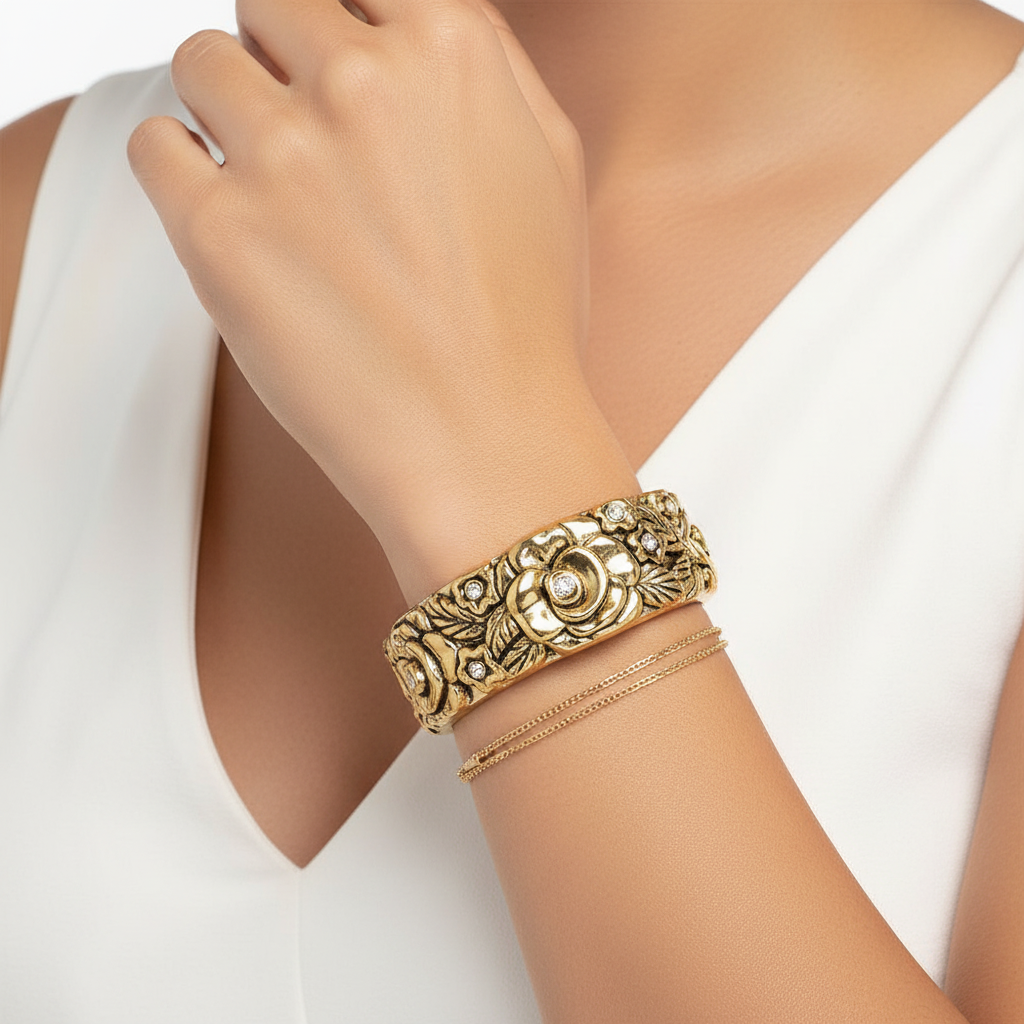 Side Lifestyle – Hispanic Woman
