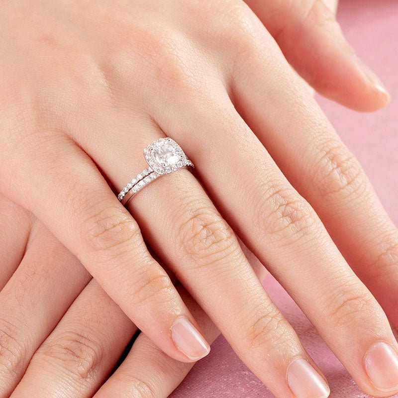 Moissanite Wedding Rings